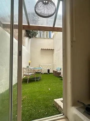Square Perdiguier Studio Avec Terrasse Awinion Francja
